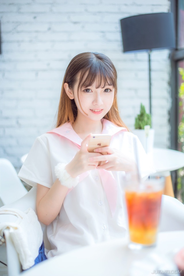 并不知道魏延打算的严颜，在得知关中军抵达之后也不由吃了一惊，没想到关中兵马竟会来的如此之快。